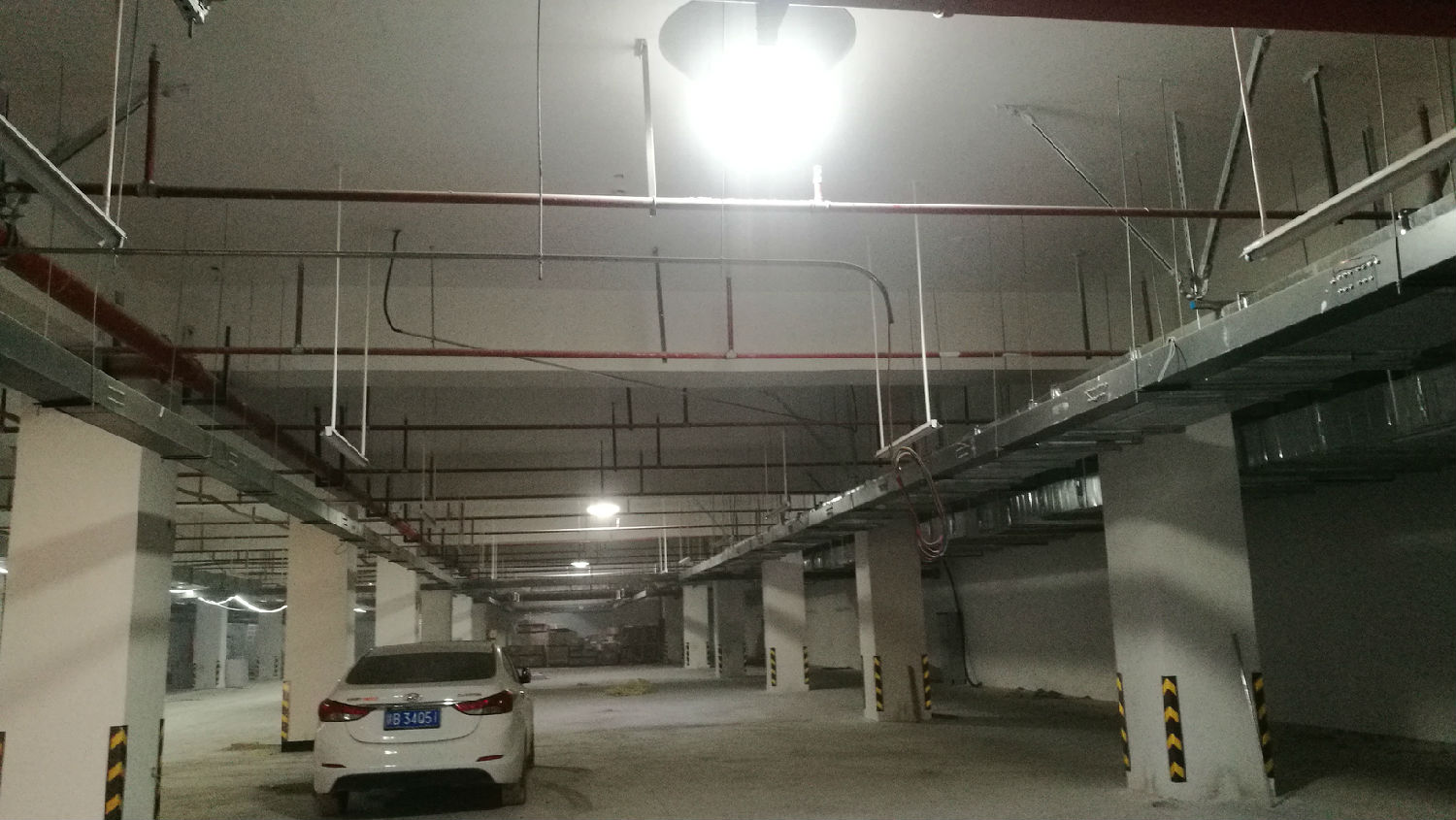 地下車(chē)庫(kù)照明 地下車(chē)庫(kù)照明